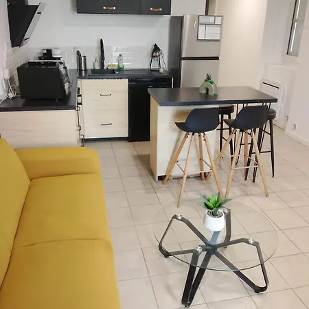 Calme & Elegant - Gare A 3 Min Apartment *